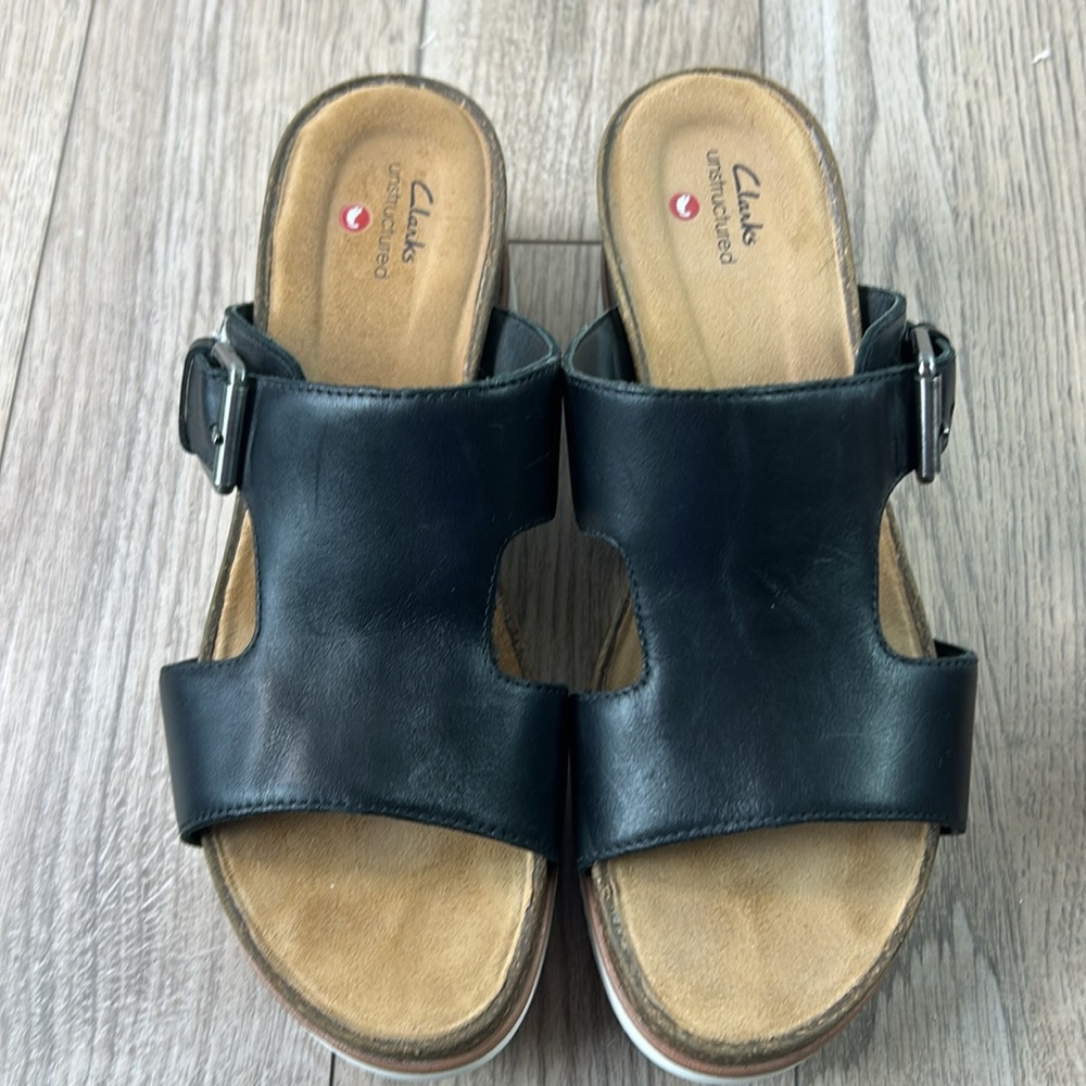 Like new perfect Clarks Lizby Ease Black Lea Leather Easy Slide Sandal - Picture 2 of 7